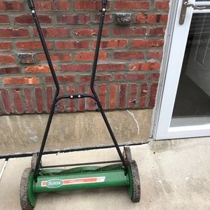 Scott’s Manual Lawnmower 20”